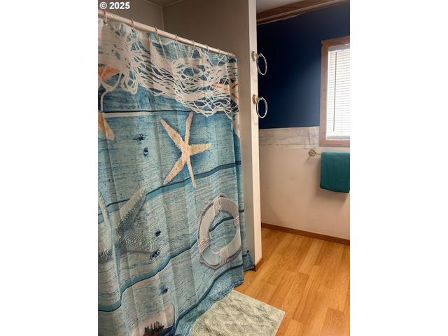 122 Ne 4TH St, Willamina, OR 97396