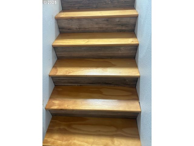 122 Ne 4TH St, Willamina, OR 97396