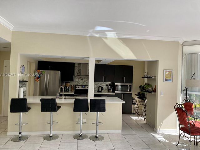 21205 Yacht Club Dr 204, Aventura, FL 33180