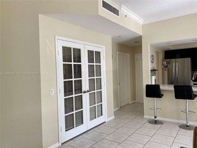 21205 Yacht Club Dr 204, Aventura, FL 33180