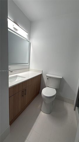 21205 Yacht Club Dr 204, Aventura, FL 33180