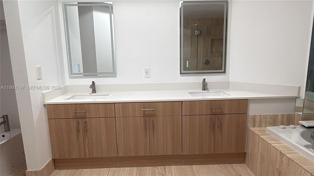 21205 Yacht Club Dr 204, Aventura, FL 33180