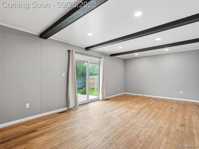27046 Fairfax Street, Southfield, MI 48076