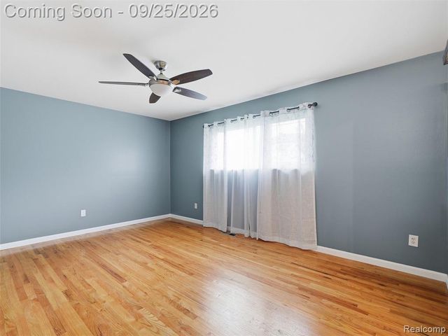 27046 Fairfax Street, Southfield, MI 48076