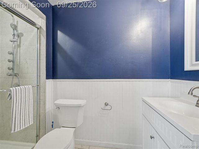27046 Fairfax Street, Southfield, MI 48076