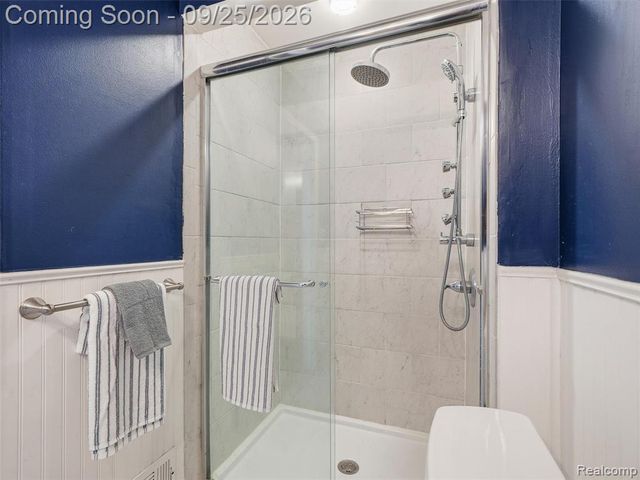 27046 Fairfax Street, Southfield, MI 48076