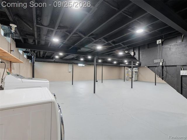 27046 Fairfax Street, Southfield, MI 48076