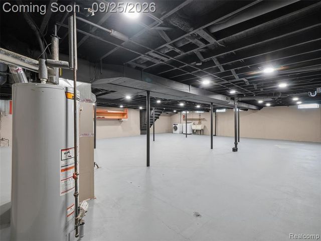 27046 Fairfax Street, Southfield, MI 48076