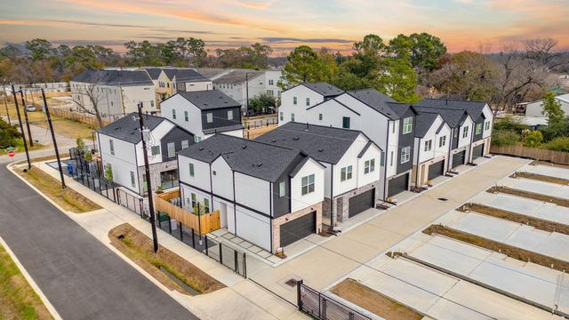 4752 Martin Hill Street, Houston, TX 77018