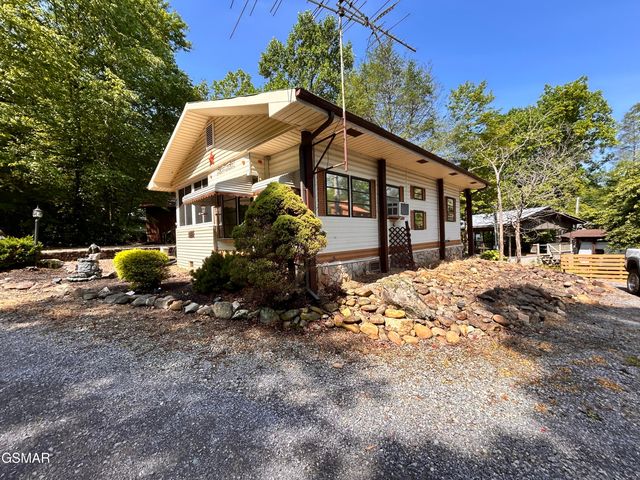 261 Lily Way, Cosby, TN 37722