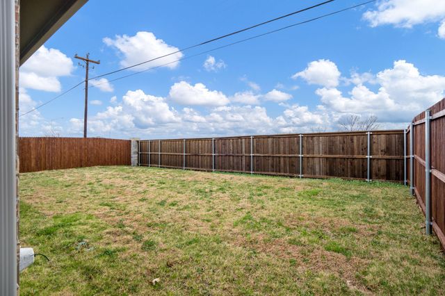 1324 Stuarts Forest Drive, Denton, TX 76207