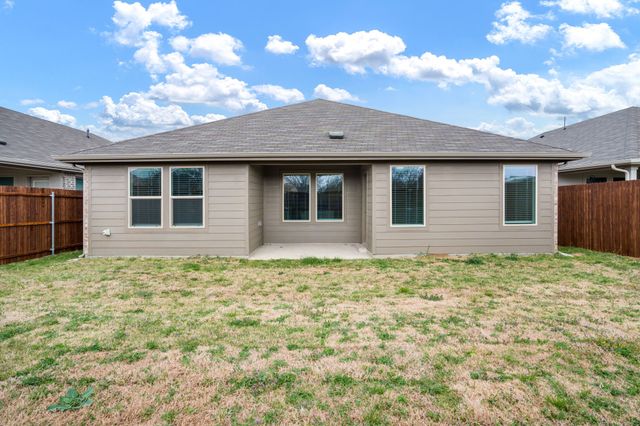 1324 Stuarts Forest Drive, Denton, TX 76207