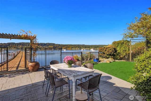 18211 Fjord Drive NE, Poulsbo, WA 98370