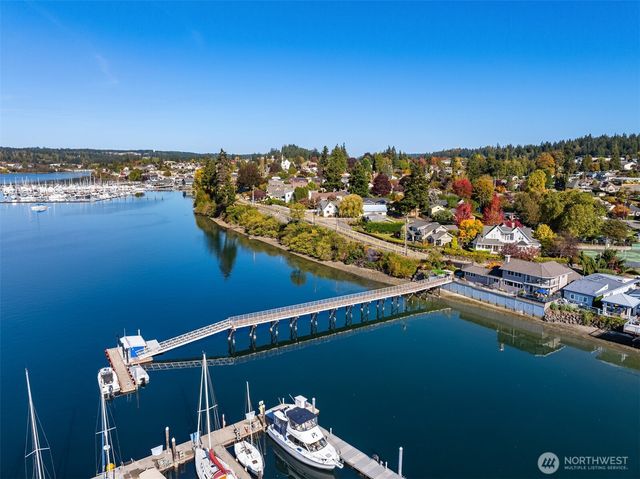 18211 Fjord Drive NE, Poulsbo, WA 98370