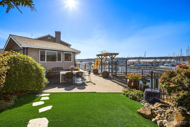 18211 Fjord Drive NE, Poulsbo, WA 98370