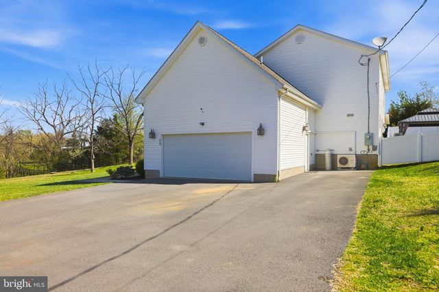 75 OAK HILL DR, Front Royal, VA 22630