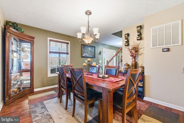 75 OAK HILL DR, Front Royal, VA 22630