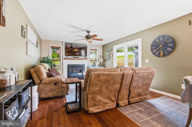 75 OAK HILL DR, Front Royal, VA 22630