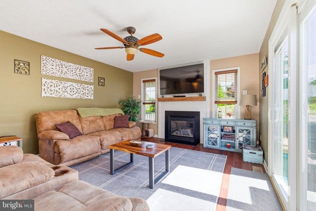 75 OAK HILL DR, Front Royal, VA 22630