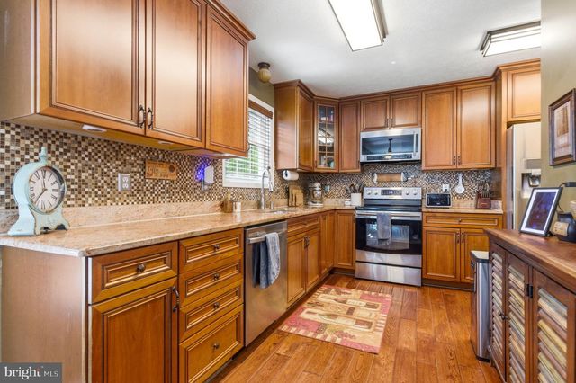 75 OAK HILL DR, Front Royal, VA 22630