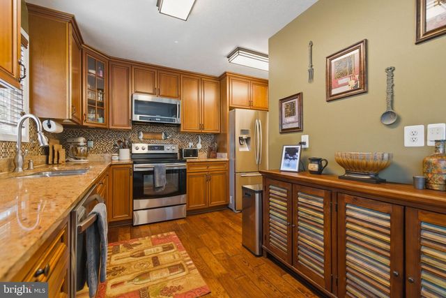75 OAK HILL DR, Front Royal, VA 22630