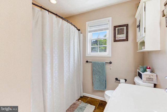 75 OAK HILL DR, Front Royal, VA 22630