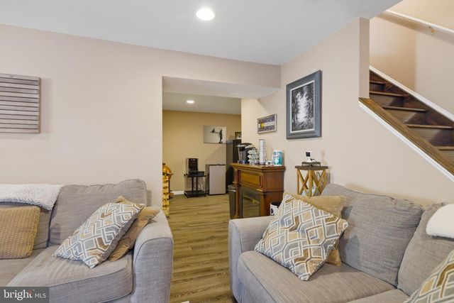 75 OAK HILL DR, Front Royal, VA 22630