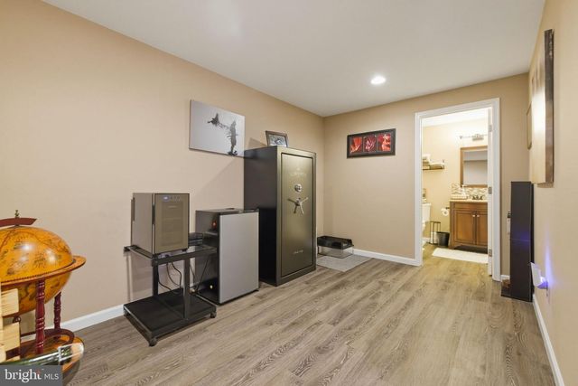 75 OAK HILL DR, Front Royal, VA 22630