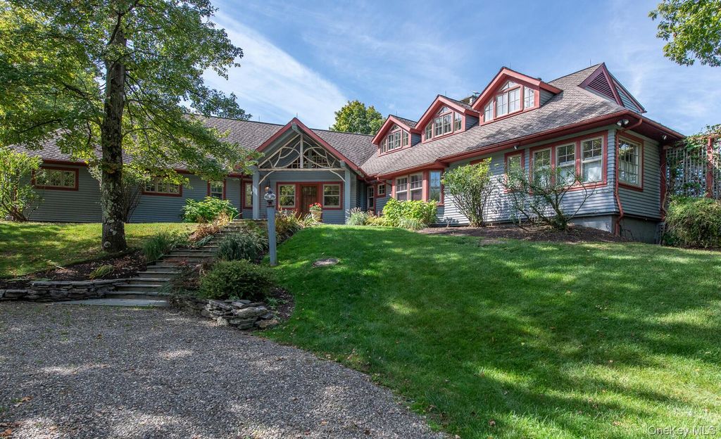 926 Turkey Hill Road, Red Hook, NY 12571