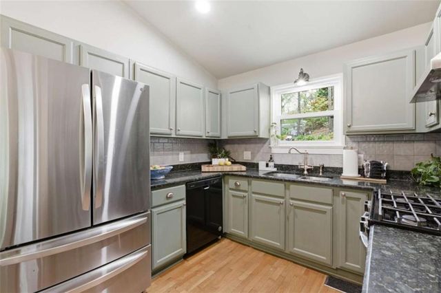 5428 N Cove Road N, Gainesville, GA 30504