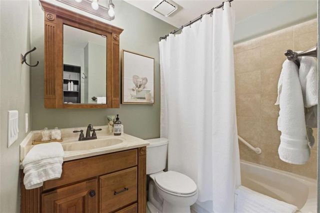 5428 N Cove Road N, Gainesville, GA 30504