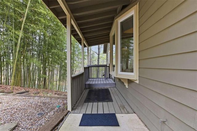 5428 N Cove Road N, Gainesville, GA 30504