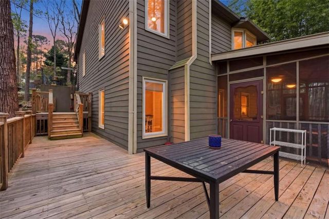 5428 N Cove Road N, Gainesville, GA 30504