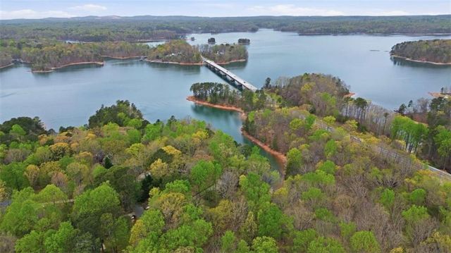 5428 N Cove Road N, Gainesville, GA 30504