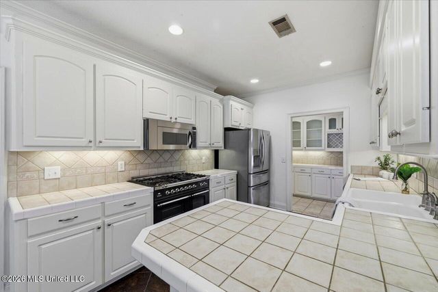 105 Oak Meadow Drive, Clinton, MS 39056