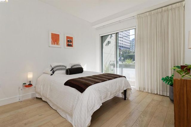 2300 Broadway 5, Oakland, CA 94612