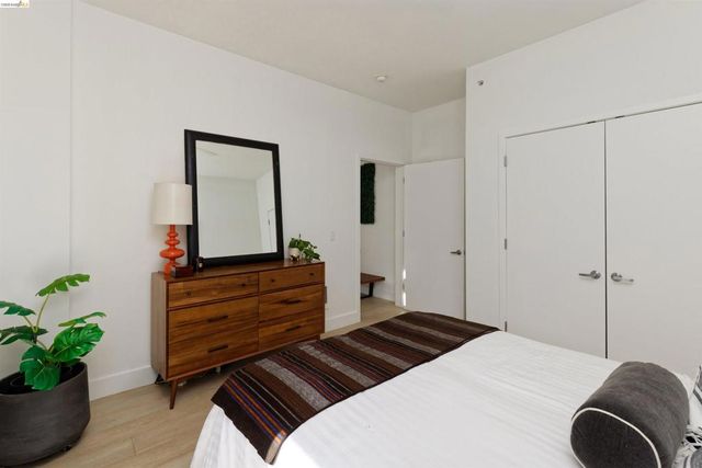 2300 Broadway 5, Oakland, CA 94612