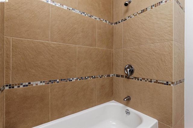 2300 Broadway 5, Oakland, CA 94612