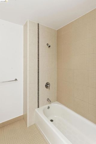 2300 Broadway 5, Oakland, CA 94612