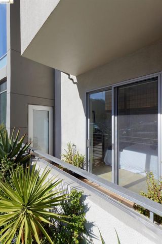 2300 Broadway 5, Oakland, CA 94612