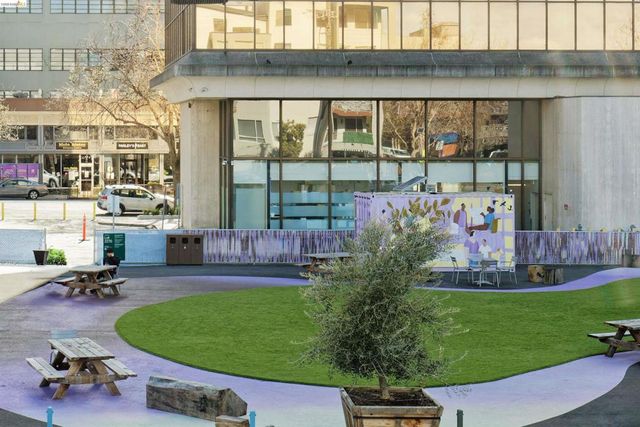 2300 Broadway 5, Oakland, CA 94612