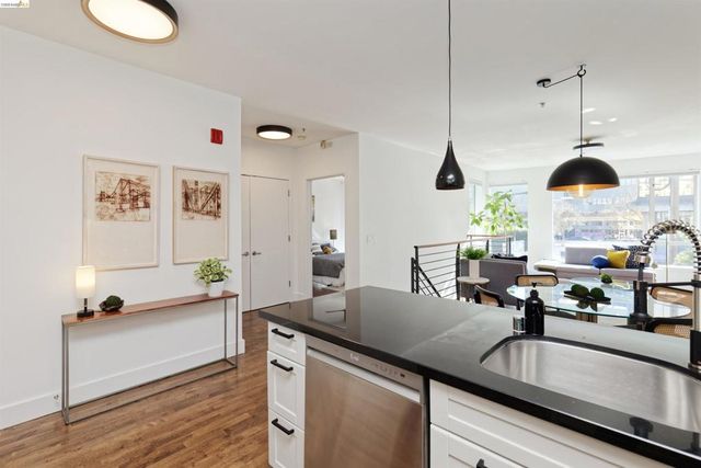 2300 Broadway 5, Oakland, CA 94612