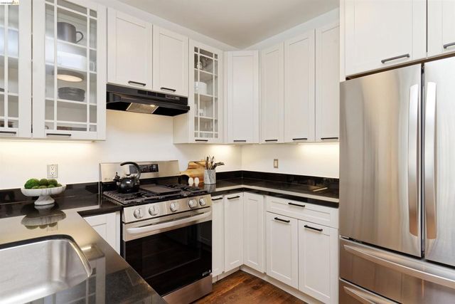 2300 Broadway 5, Oakland, CA 94612