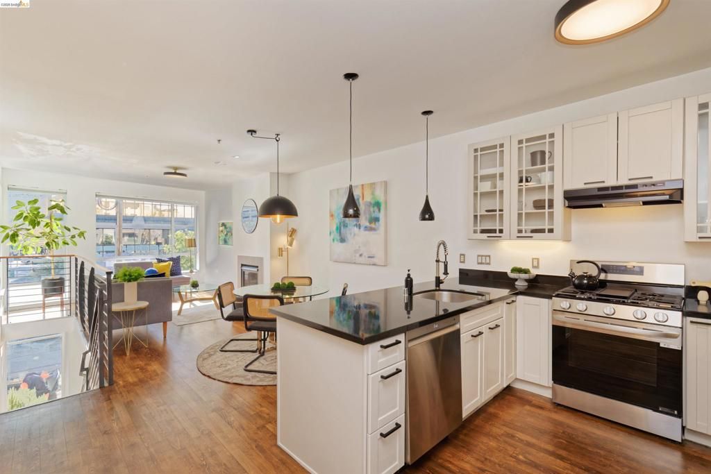 2300 Broadway 5, Oakland, CA 94612