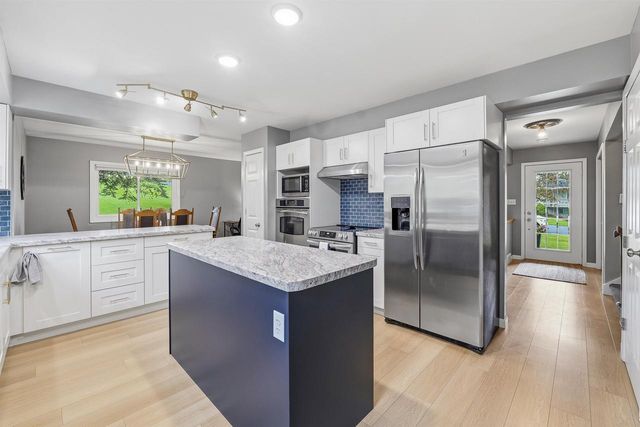 W13851 SKYLINE CIRCLE, Ripon, WI 54971