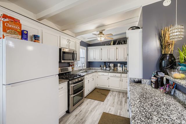 19W720 Woodland Avenue, Addison, IL 60101