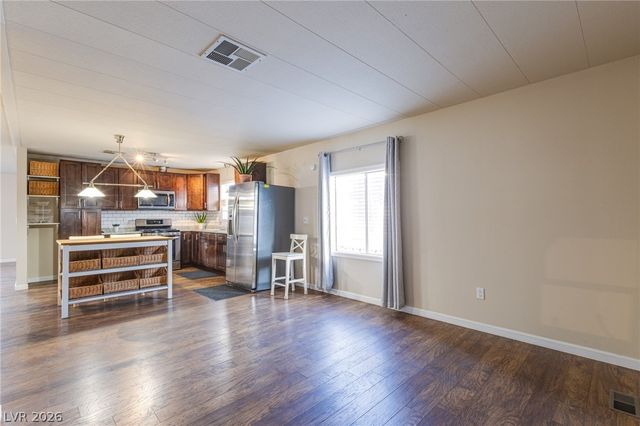 4557 Royal Ridge Boulevard, Las Vegas, NV 89103