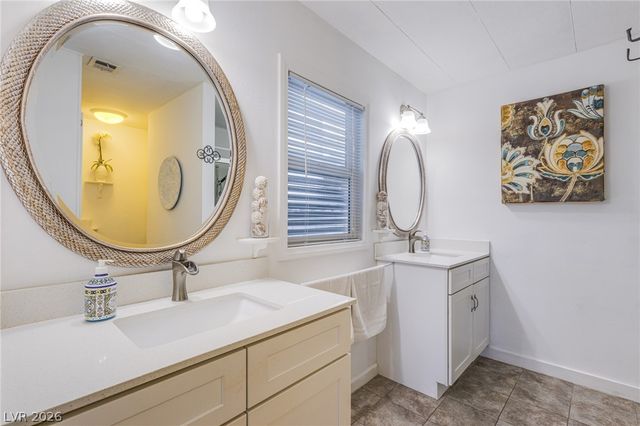 4557 Royal Ridge Boulevard, Las Vegas, NV 89103