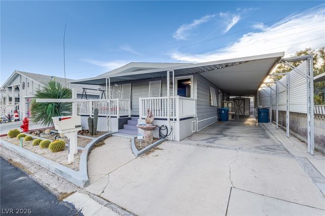 4557 Royal Ridge Boulevard, Las Vegas, NV 89103