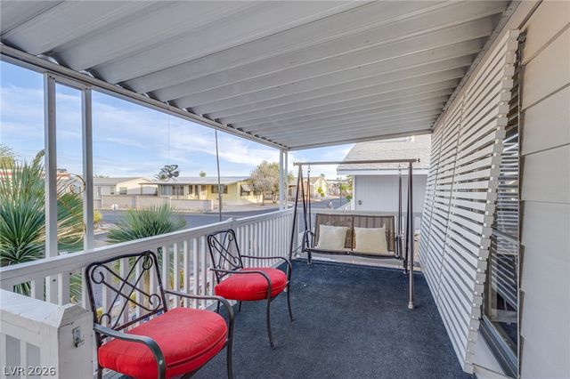 4557 Royal Ridge Boulevard, Las Vegas, NV 89103